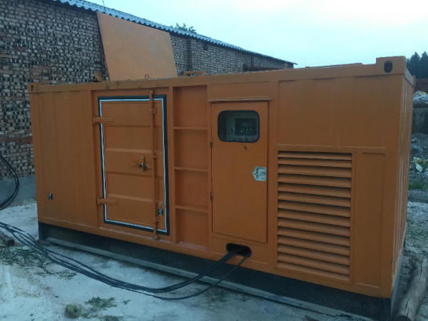 延庆发电机组长期使用中，电缆线的敷设路径有哪些要求？